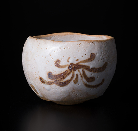 「No.128　志野　（菊花）　／　Chawan, Shino, Chrysanthemum motif」の写真　その1