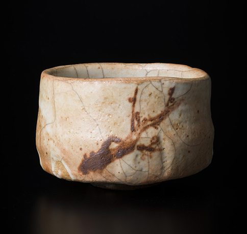 「No.113　志野　（梅の花）　／　Chawan, Shino, Plum Blossom design」の写真　その1