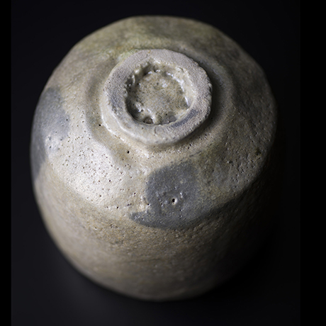 「No.36　白楽　銘：炭竃　／　Chawan, White Raku, “Sumigama”」の写真　その2