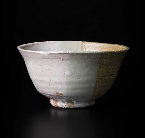 「No.95　伊羅保片身替内刷毛　／　Chawan, Irabo, Double glazed with blush painting」の写真　その1