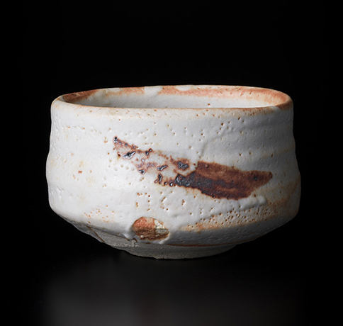 「No.115　志野　（一文字）　／　Chawan, Shino, with a design of a line (Ichimonji)」の写真　その1