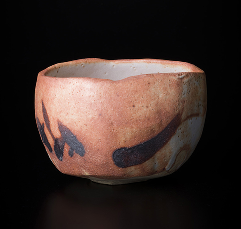 「No.119　志野　（草花文）　／　Chawan, Shino, Grass motif」の写真　その1