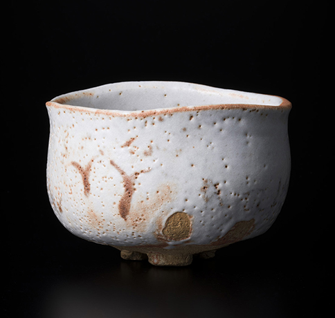 「No.98　志野　（桜の下馬子）　／　Chawan, Shino, A horse under the cherry blossom tree design」の写真　その1