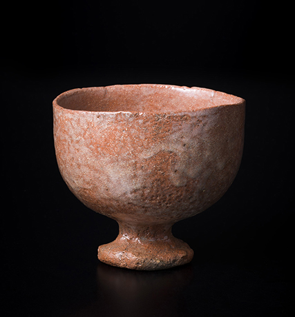 「No.33　赤楽　銘：春駒　／　Stemmed Chawan, Red Raku, “Harukoma”」の写真　その1