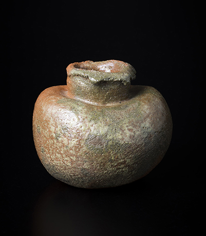 「No.34　赤楽花入　銘：寒山か拾得か　／　Vase, Red Raku, “Kanzan ka Jittoku ka”」の写真　その1