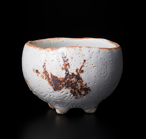 「No.71　志野　銘：老梅　／　Chawan, Shino, “Roubai”」の写真　その1