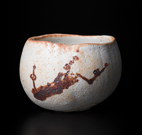 「No.70　志野　銘：老梅　／　Chawan, Shino, “Roubai”」の写真　その1