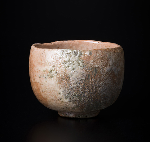 「No.26　赤楽　銘：みぞれ　／　Chawan, Red Raku, “Mizore”」の写真　その1