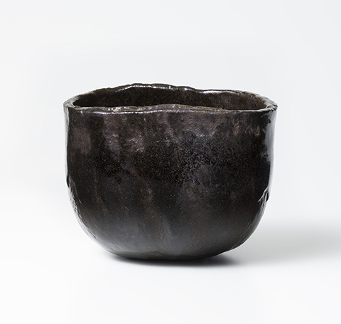 「No.5　黒楽　銘：冬乃月　／　Chawan, Black Raku, “Fuyu no Tsuki”」の写真　その1