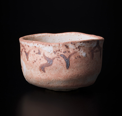 「No.61　赤志野　銘：曙桜　／　Chawan, Red shino, “Akebono sakura”」の写真　その1