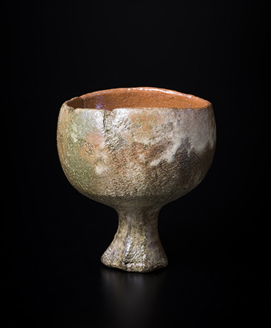 「No.23　赤楽　銘：春の雪　／　Stemmed Chawan, Red Raku, “Haru no Yuki”」の写真　その1