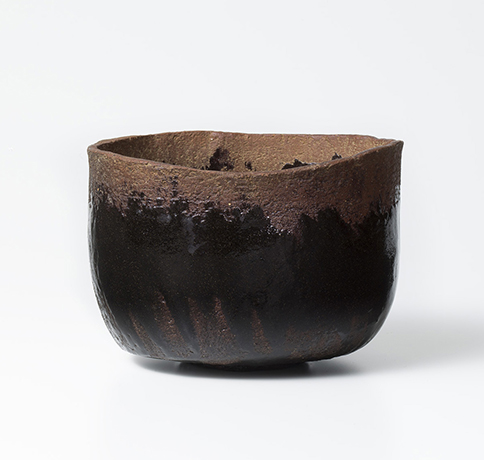 「No.6　黒楽　銘：雨脚　／　Chawan, Black Raku, “Ama ashi”」の写真　その1