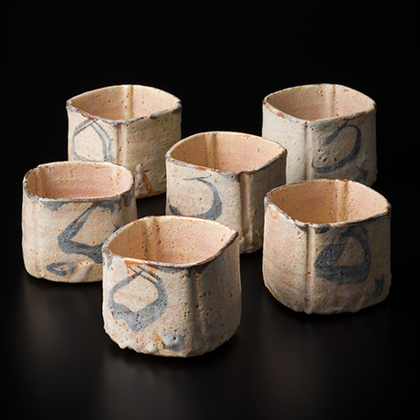 「10.　岡部嶺男　絵志野四方入筒向　／　OKABE Mineo　A set of 6 deep square bowls, E-shino」の写真　その1