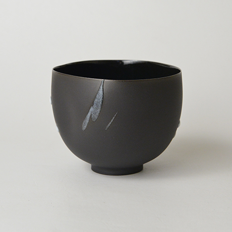 「25. 　新里明士　黒碗　／　NIISATO Akio　Chawan, White porcelain, Black glazed」の写真　その4