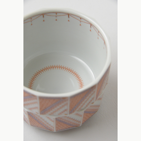 「33. 　見附正康　赤絵細描小紋面取茶碗　／　MITSUKE Masayasu　Chawan, Akae, Fine line pattern」の写真　その4