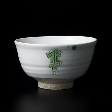 「11.　白瓷緑彩盌／Chawan, Leaf motif」の写真　その1