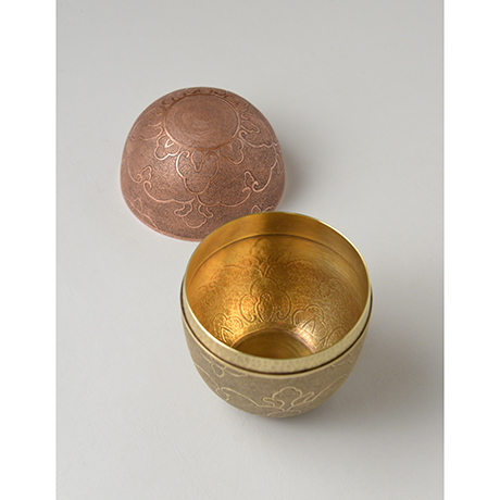 「No. 10　唐花文茶器 / Tea caddy, Arabesque, brass, copper」の写真　その3