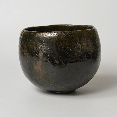 「18.　山田山庵　黒　「岩水」 / YAMADA Sanan　Tea bowl, Raku, “Iwa mizu”」の写真　その2