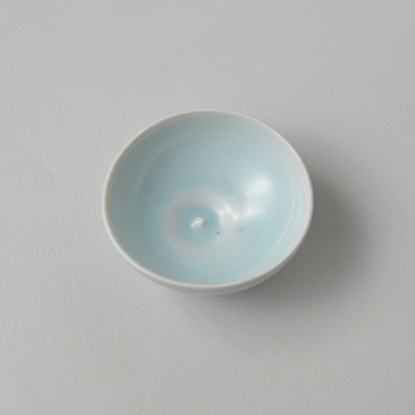 「No.18　青白磁盃／Sake cup, blue and white porcelain」の写真　その4