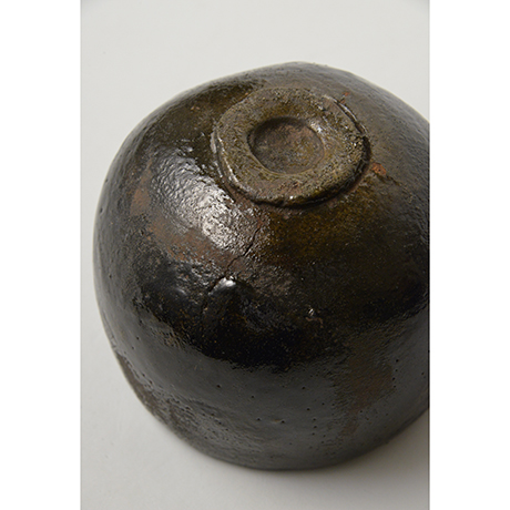 「18.　山田山庵　黒　「岩水」 / YAMADA Sanan　Tea bowl, Raku, “Iwa mizu”」の写真　その7