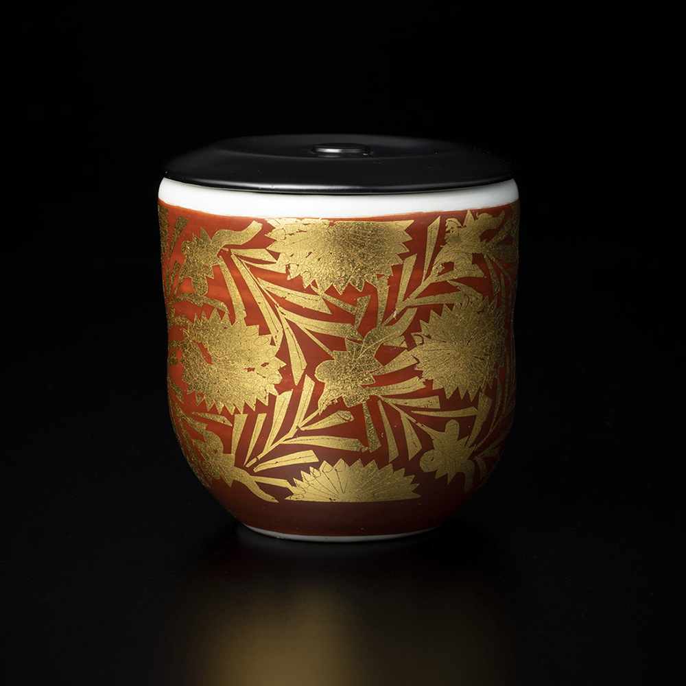 紅地金襴手菊文茶器