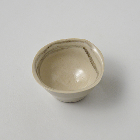 「No.81　 呉須筋文酒盃／Sake cup, line design with cobalt blue」の写真　その4