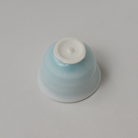 「No.9　青白磁盃／Sake cup, celadon」の写真　その5