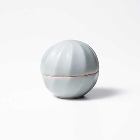 「No.18　青白磁合子 / Container, Bluish-white porcelain　　　」の写真　その1