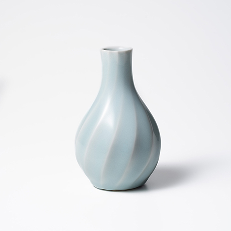 「No.22　青白磁徳利 / Sake bottle, Bluish-white porcelain　　　　」の写真　その1