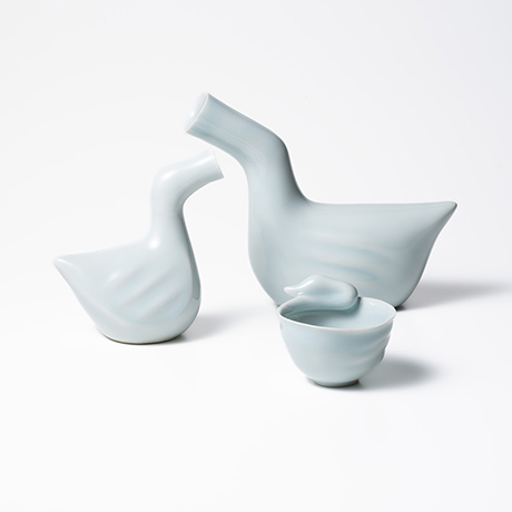 「No.25　青白磁とり酒注 / Sake pourer, Waterfowl shape, Buish-white porcelain　　」の写真　その2