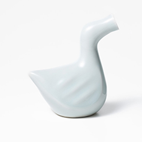「No.25　青白磁とり酒注 / Sake pourer, Waterfowl shape, Buish-white porcelain　　」の写真　その1