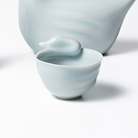 「No.27　酒碗 / Sake cup (Swan)」の写真　その1