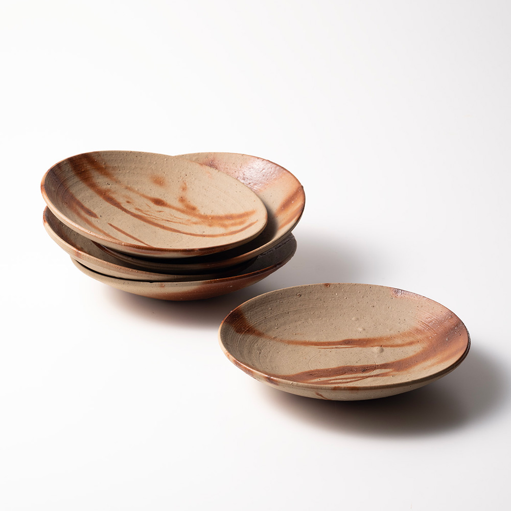 金重素山 　備前緋襷中皿 五人 A set of 5 plates, Bizen, Hidasuki