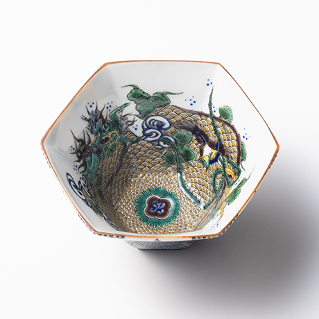 「6. 色絵細密麒麟鳳凰図猪口 / Cup with a painting of qilin and phoenix, Overglaze enamels」の写真　その2