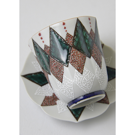 「9. 色絵細密菱形紋皿付猪口 / Cup and saucer with lozenge pattern, Overglaze enamels」の写真　その3