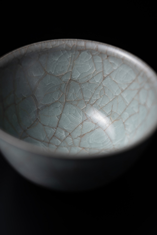 「5. 翠青瓷茶碗 / Tea bowl, Celadon」の写真　その2
