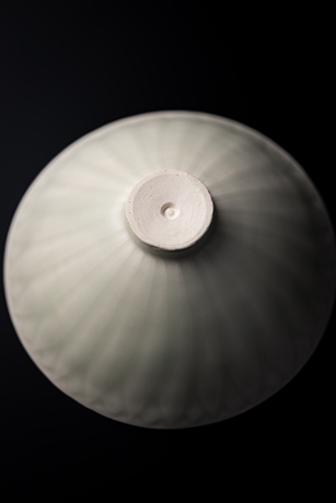 「16. 筤青磁茶碗 / Tea bowl, Celadon」の写真　その3