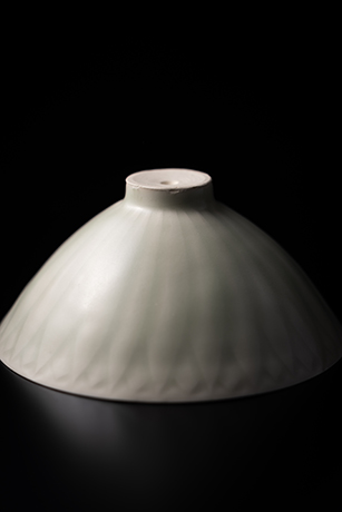「16. 筤青磁茶碗 / Tea bowl, Celadon」の写真　その2