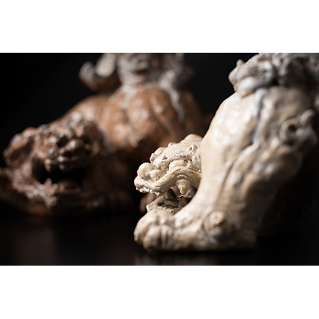 「3. 萩焼獅子置物 / Lion, Hagi」の写真　その3