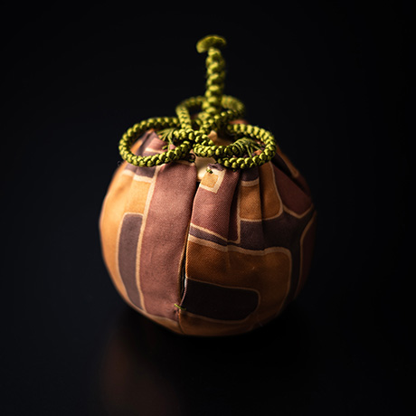 「6. 窯変鉄釉茶入 / Tea caddy, Iron glazed」の写真　その3