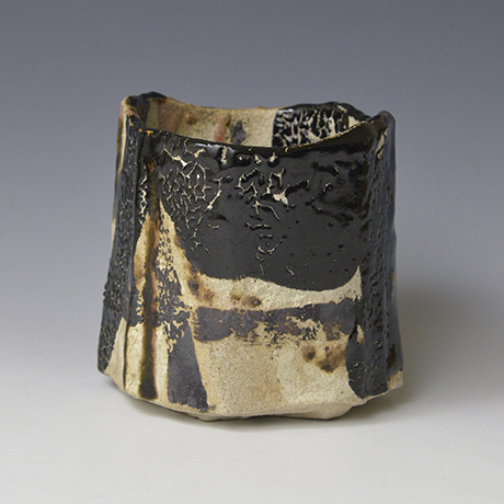 「No.1 黒織部茶盌　銘「驪駒」 / Tea bowl, Kuro-oribe, “Riku (Black horse)”」の写真　その2