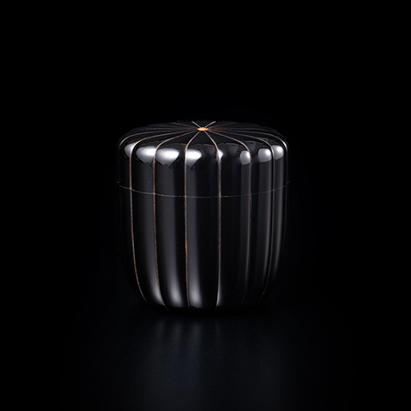 「No.2 乾漆黒蝋色菊形中棗 / Tea caddy, Chrysanthemum shape, Dry lacqured(Kanshitsu)」の写真　その1